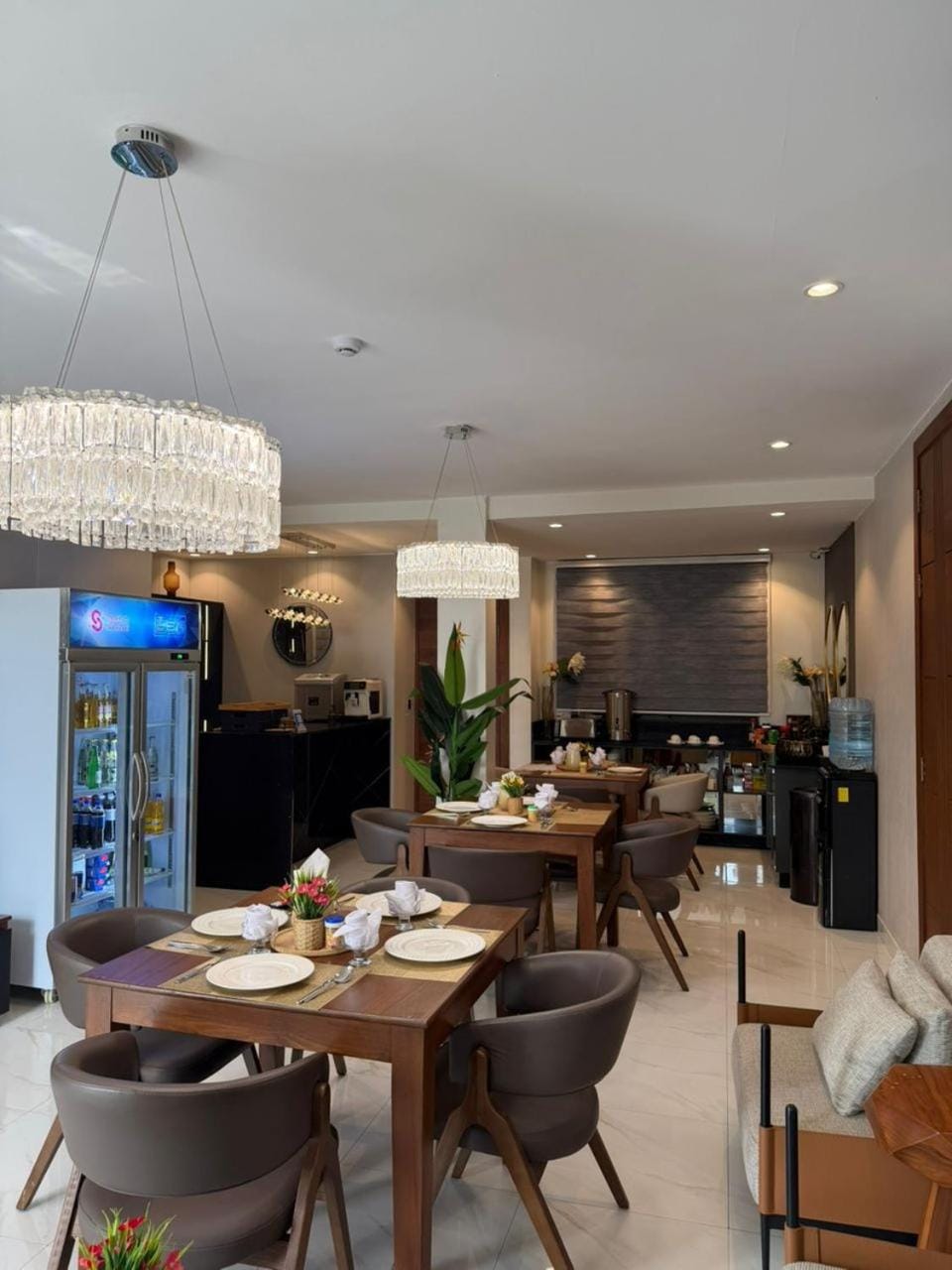 Restaurant/places to eat, Restaurant/places to eat