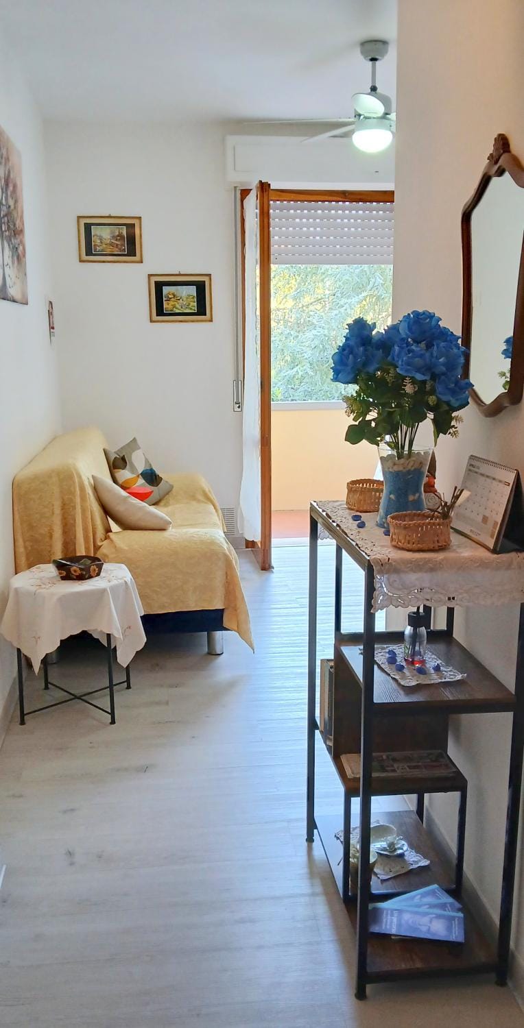 Facade/entrance, furniture, heating