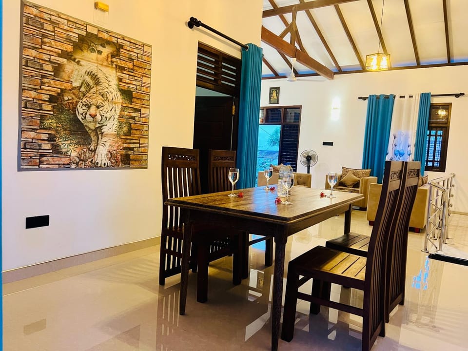 Living room, Dining area