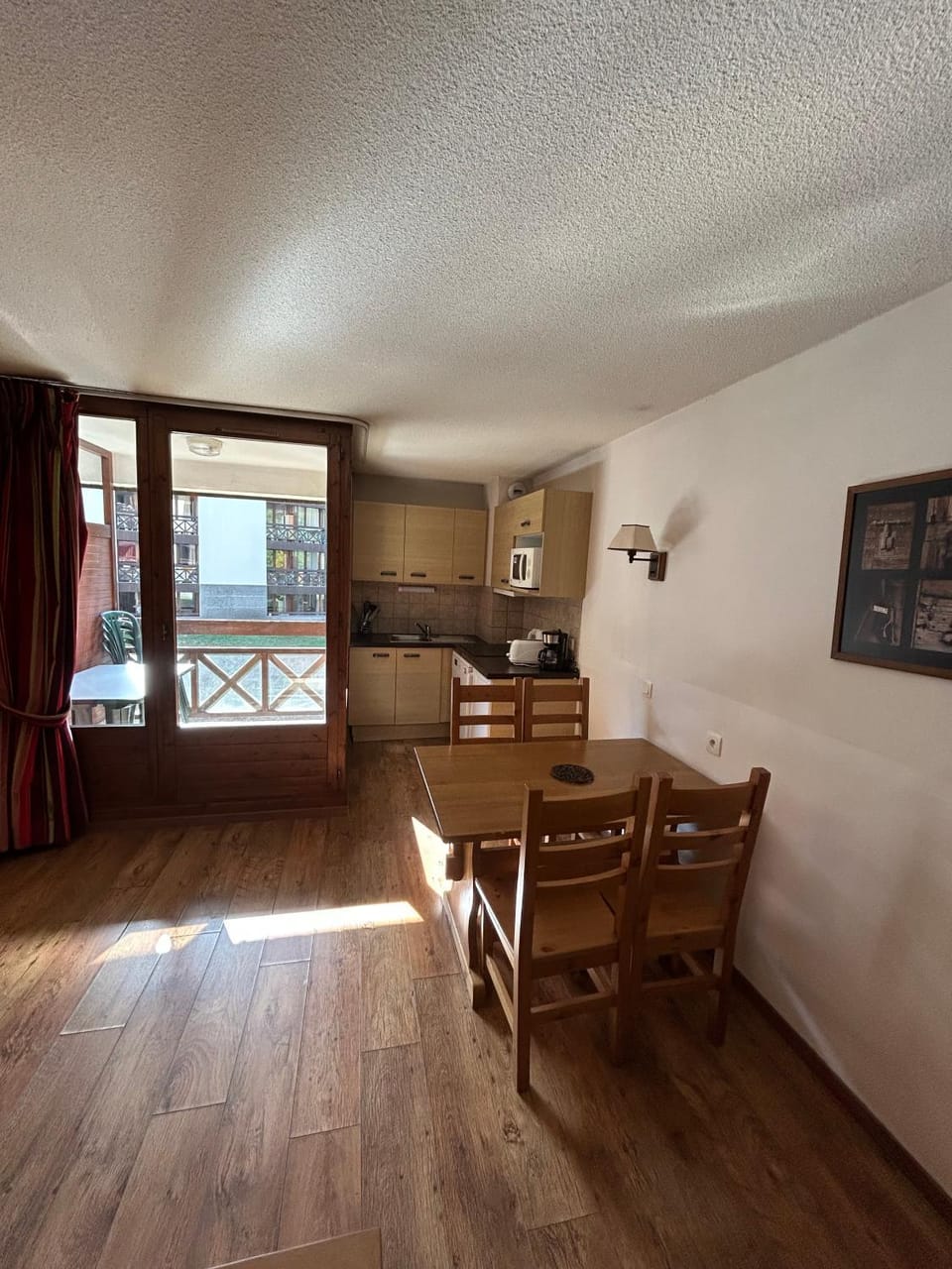 Kitchen or kitchenette, Living room
