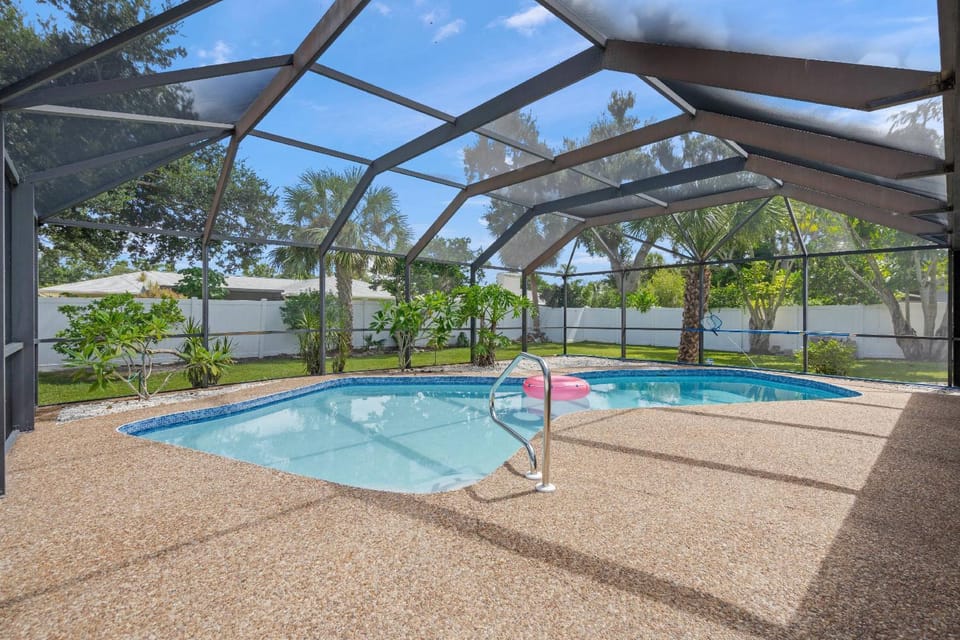 Coral Breeze House in Gulf Gate Estates