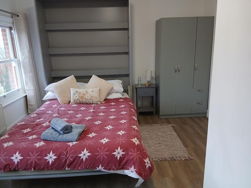 Private En-Suite Room by Christchurch Park - room 6 Bed and Breakfast in Ipswich
