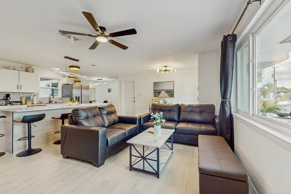 Steps to Sea! Coastal Escape in Fort Walton Beach House in Okaloosa Island