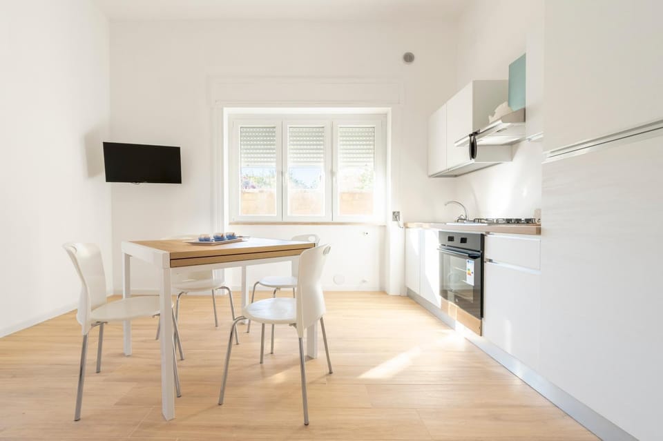 Property building, Kitchen or kitchenette, Living room
