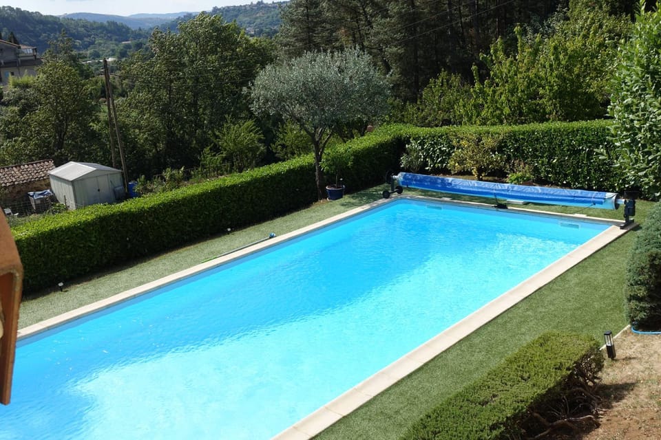 Studio indépendant, climatisé, piscine rien que pour vous, classé 2 étoiles House in Provence-Alpes-Côte d'Azur