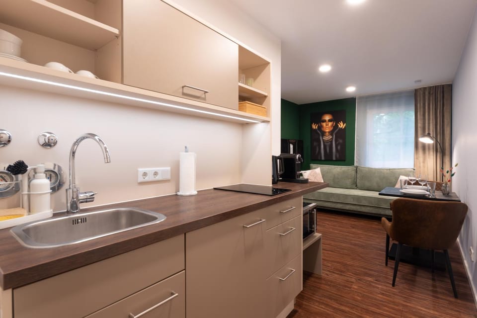 Bed, Kitchen or kitchenette, Photo of the whole room, Dining area, stove