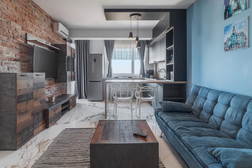 TV and multimedia, Kitchen or kitchenette, Living room