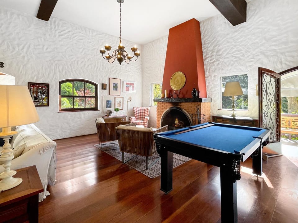 Billiard, Billiard, Living room, Seating area