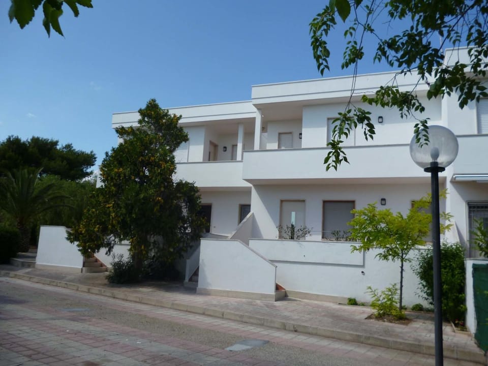 Property building, Facade/entrance, Garden, Garden