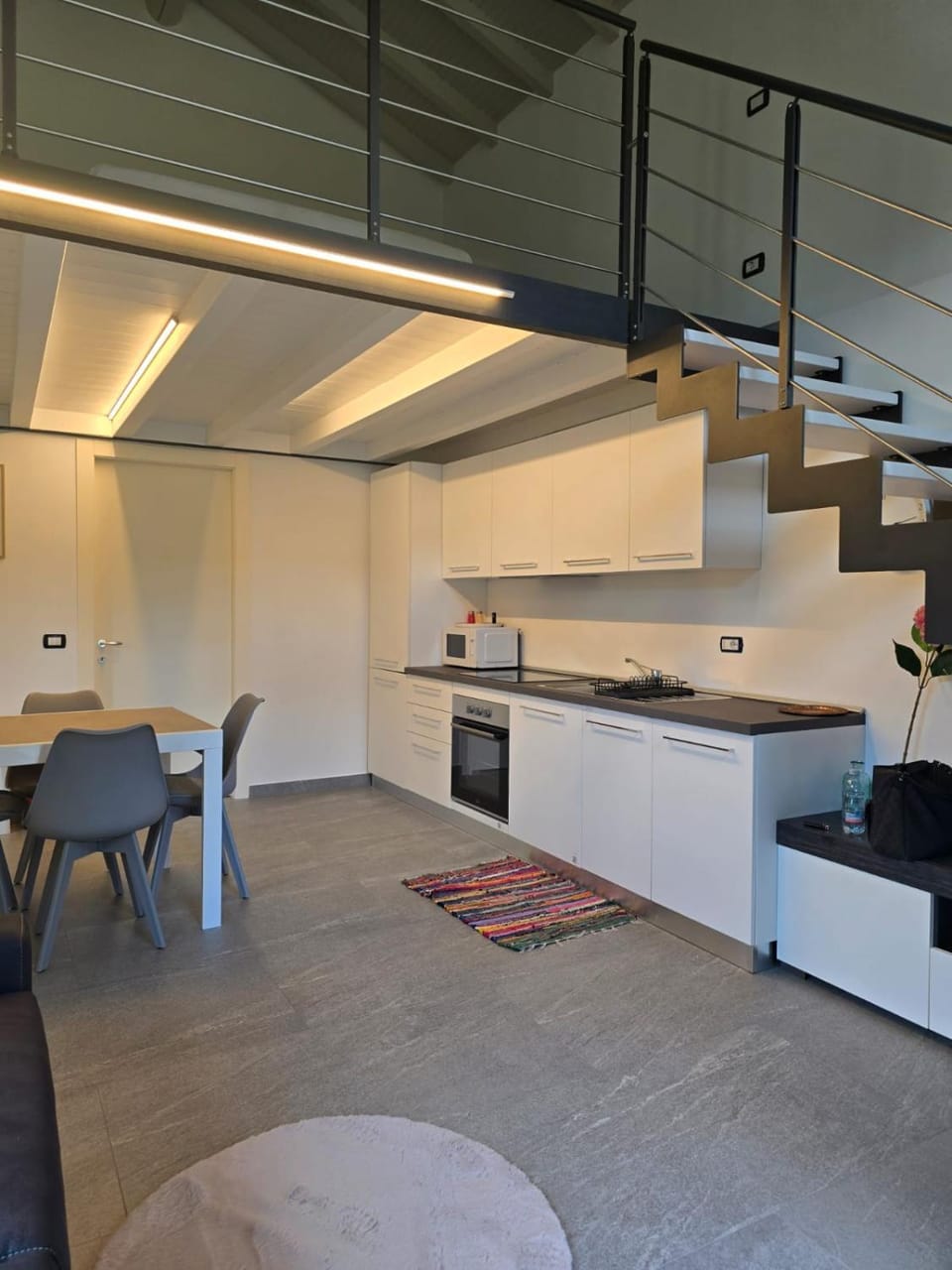 Kitchen or kitchenette, Living room, Seating area, Dining area, pet friendly, stove