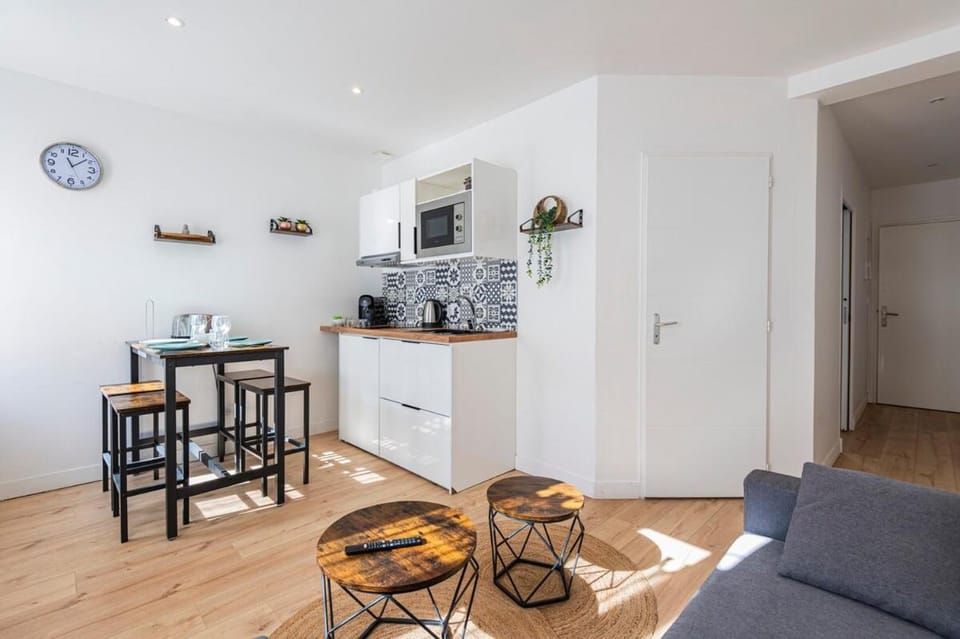Appartement Moderne à Reims 4 Personnes, Wi-Fi, Climatisation & Confort Apartment in Reims