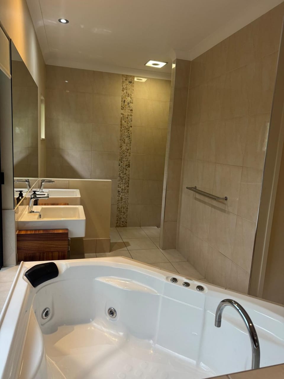 Entire 4 bedroom home in Palm Cove House in Palm Cove