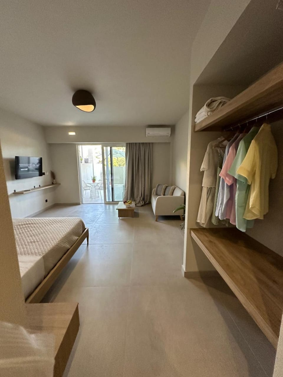 Living room, Photo of the whole room, towels, wardrobe