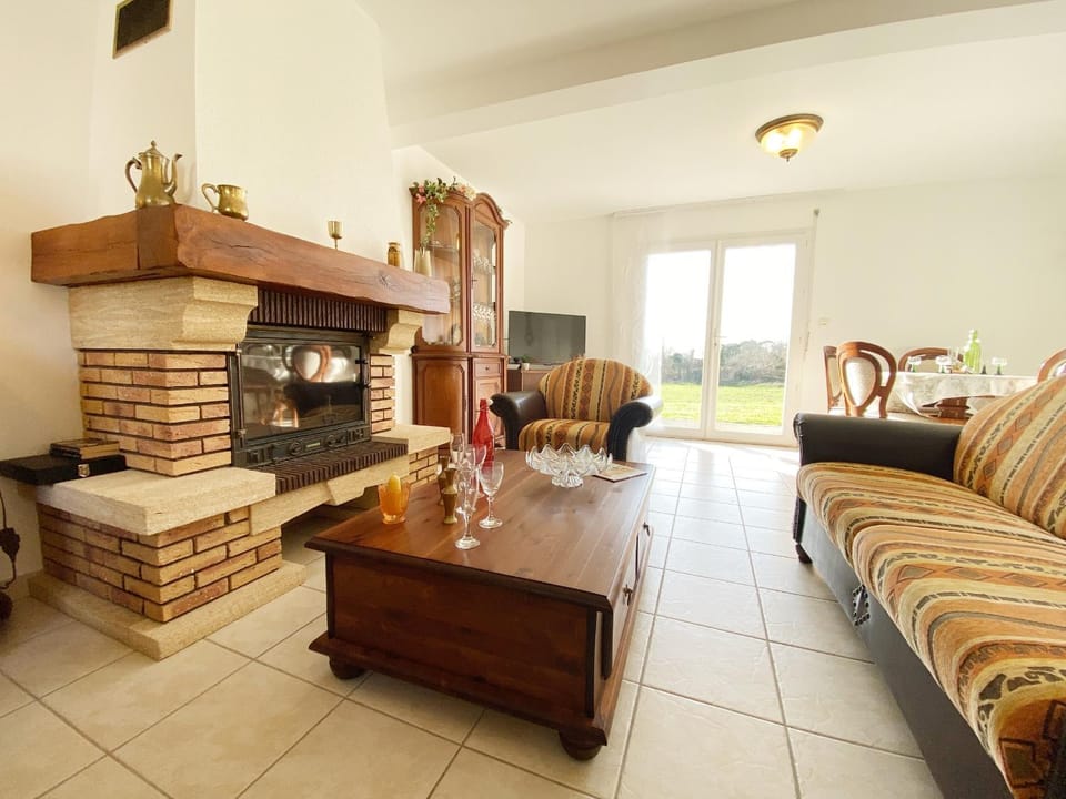 Communal lounge/ TV room, Living room