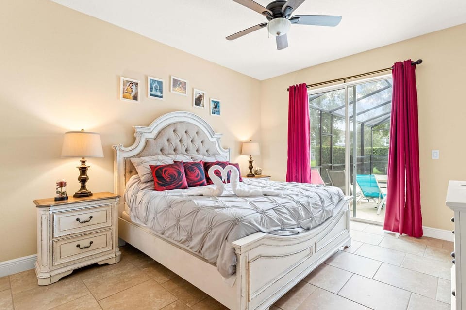 Solterra Bliss - Resort Stay for 13 with Pool Hot Tub & Game Room House in Polk County