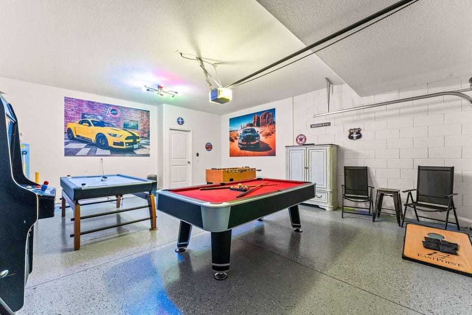 Solterra Bliss - Resort Stay for 13 with Pool Hot Tub & Game Room House in Polk County