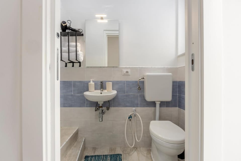 Bathroom, Living room