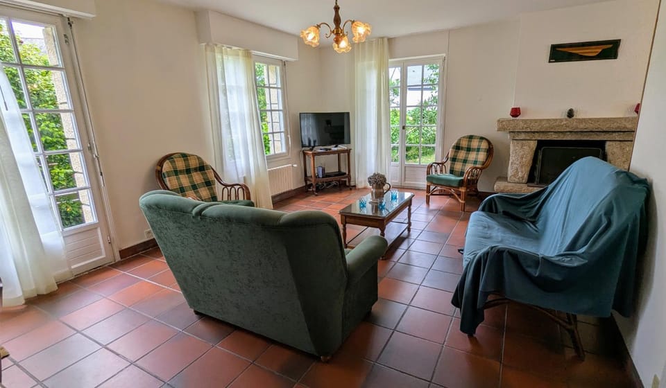 Communal lounge/ TV room, Living room