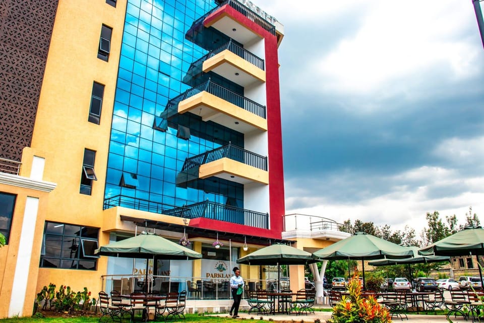 Property building, Restaurant/places to eat