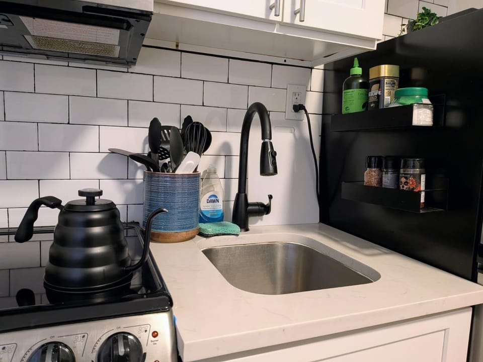Coffee/tea facilities, Kitchen or kitchenette