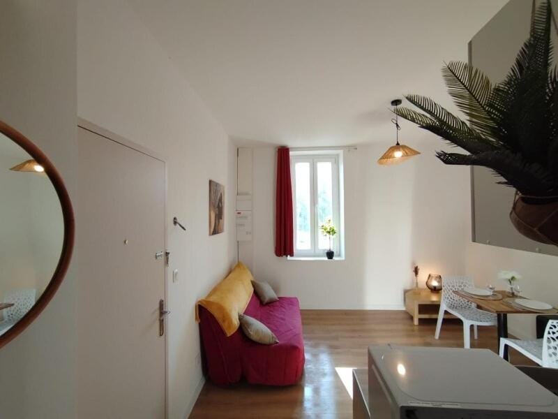 Appart 2 lits tv Wifi Parking Jardin Apartment in Provence-Alpes-Côte d'Azur