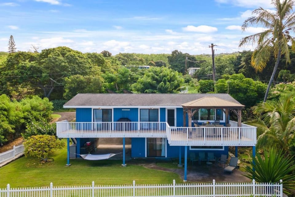 Property building, Garden, Balcony/Terrace, Garden view