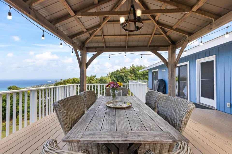 Patio, View (from property/room), Balcony/Terrace, Dining area, Sea view