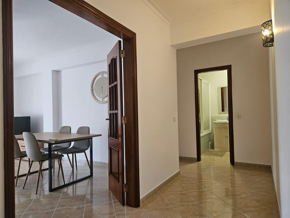 Toilet, Seating area