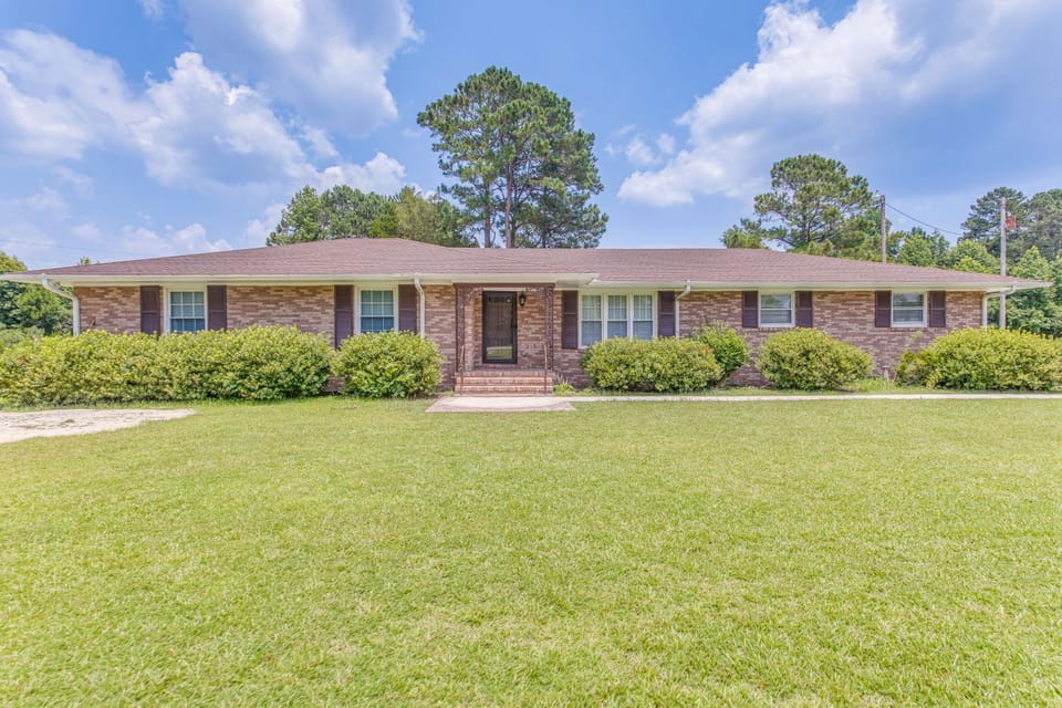 4 Mi to Loris Nature Park: Family Home w/ Yard House in South Carolina