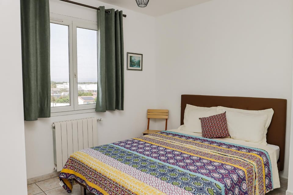 Bed, Photo of the whole room, Bedroom, internet