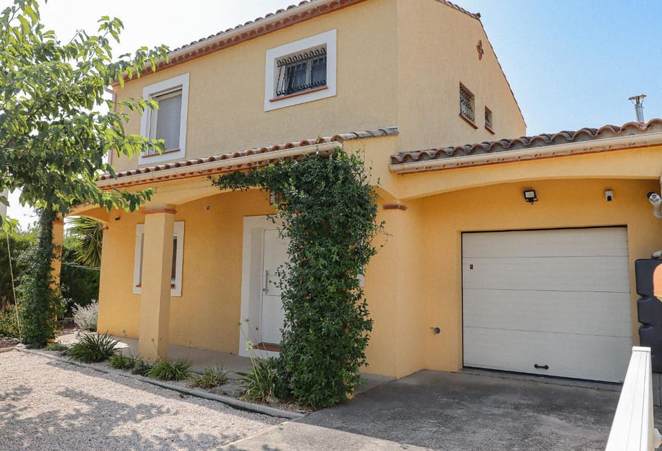 Property building, Parking