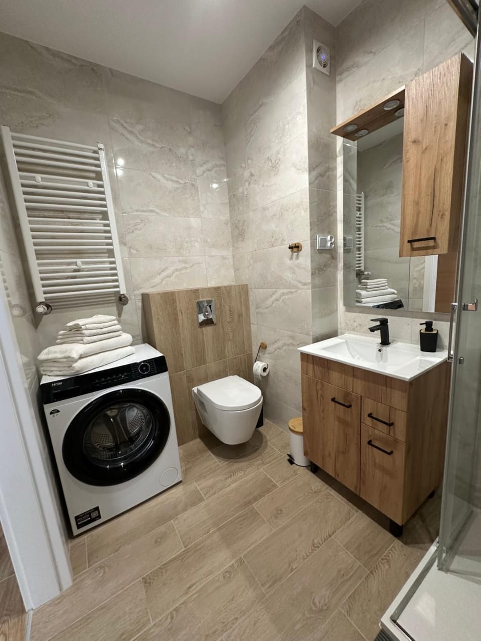 Bathroom, washing machine