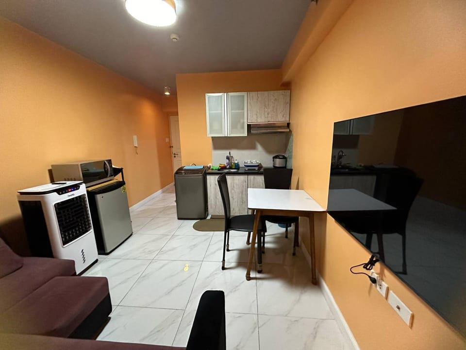 Cozy-AIS Staycation Bed and Breakfast in Pasay