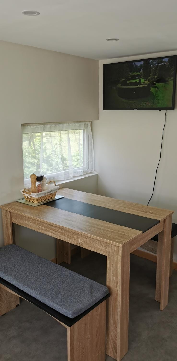 TV and multimedia, Dining area