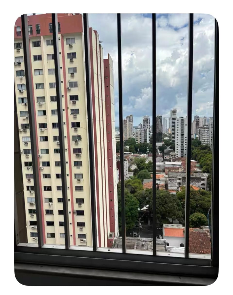 Quarto em área nobre central da cidade Vacation rental in Belém