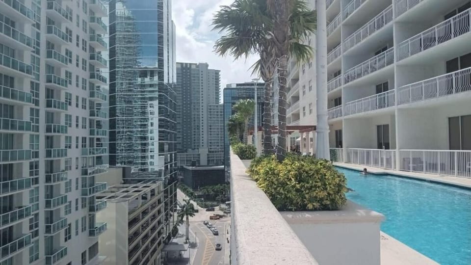 City view, Swimming pool