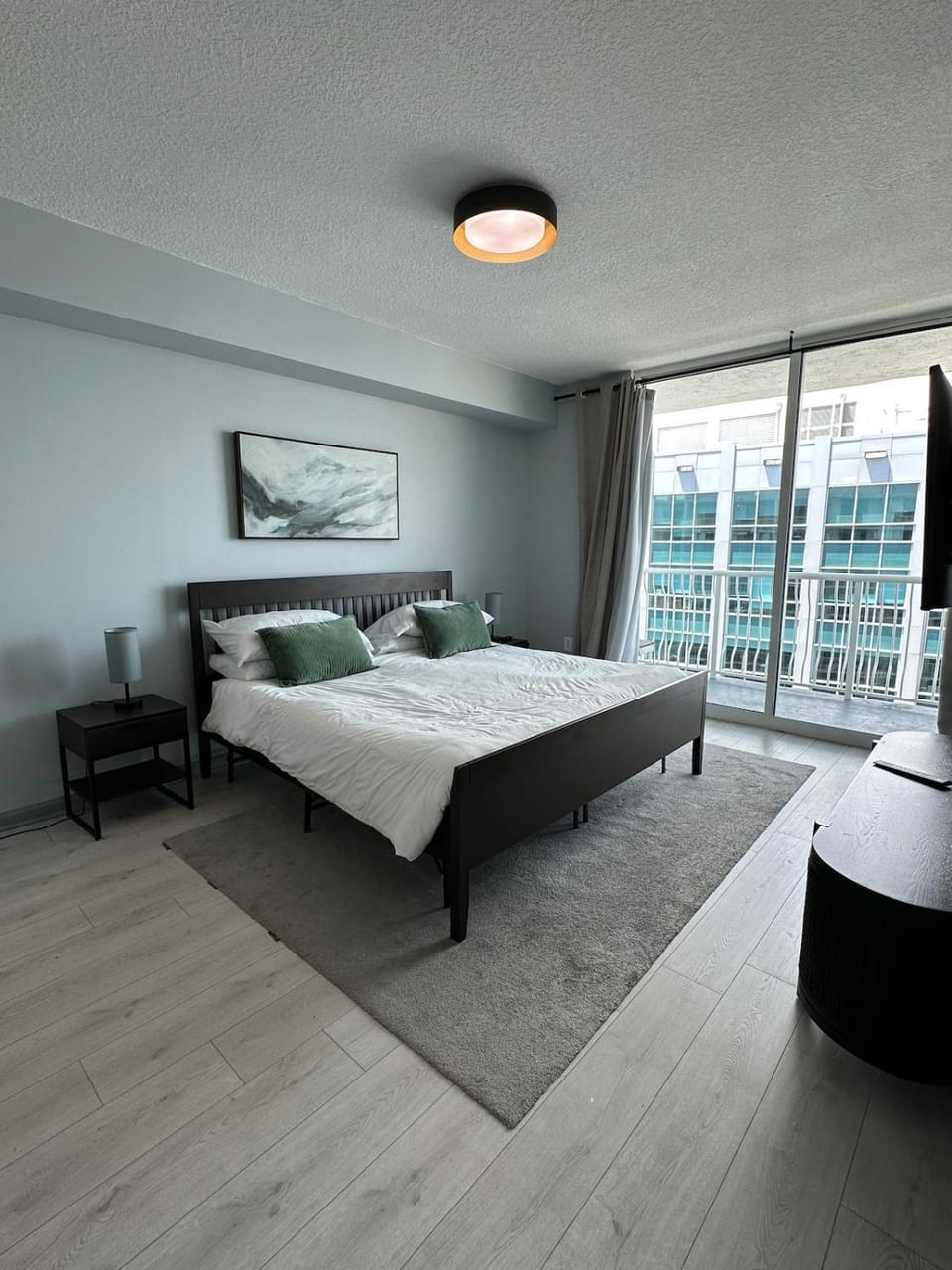 Stunning view from 42nd floor, Brickell-Miami financial district free self-parking spot, sleeps 4 Apartment in Brickell