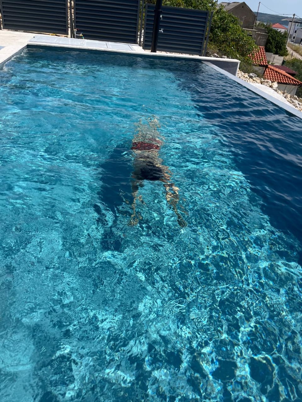 Day, Swimming pool