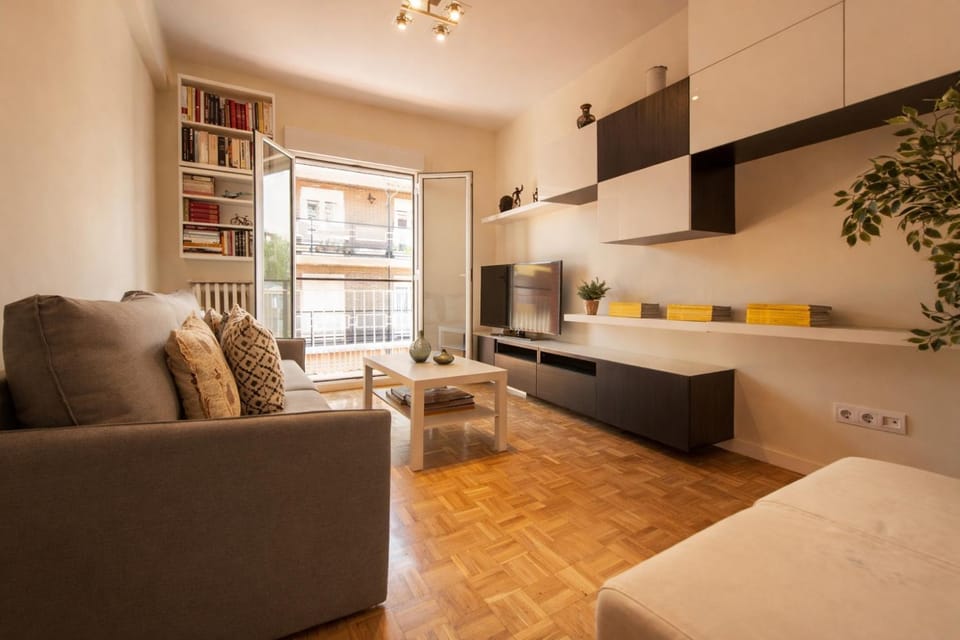 Communal lounge/ TV room, TV and multimedia, Living room