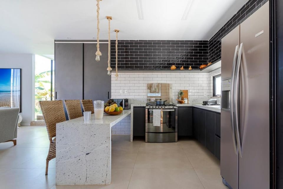 Kitchen or kitchenette, Dining area, oven, stove