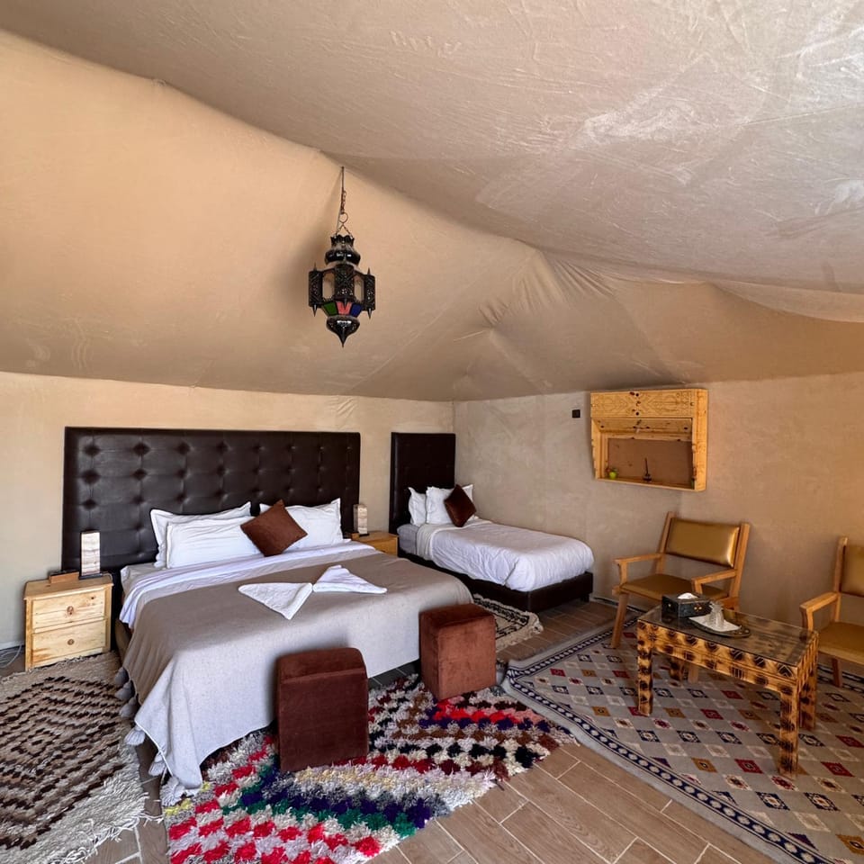 Bed, Living room, Photo of the whole room, Seating area, Bedroom