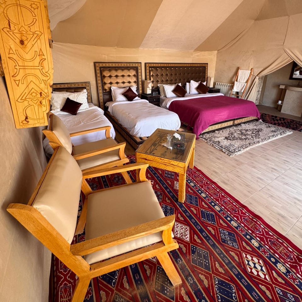 Bed, Living room, Photo of the whole room, Seating area, Bedroom