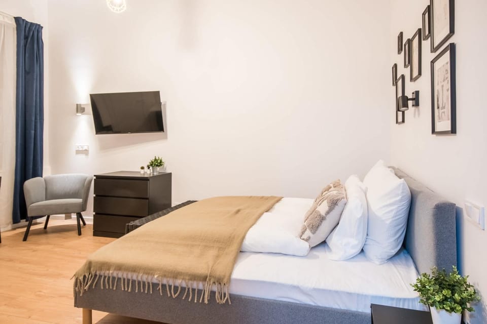 Very Central - Calm Studio Apartment in Budapest
