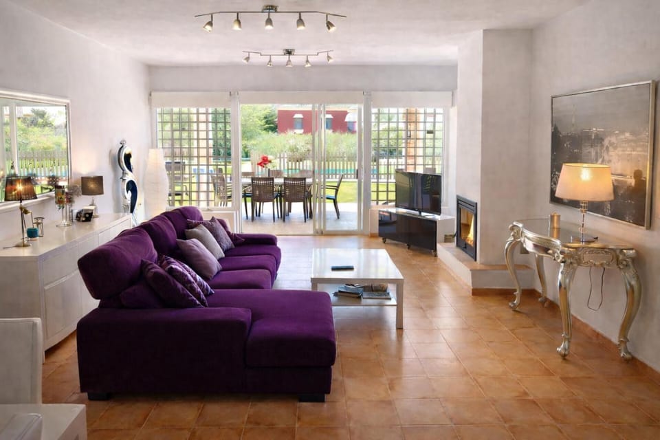 TV and multimedia, Living room, Seating area