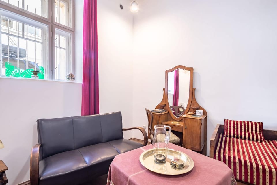 Superb Location - Classic Design Apartment in Budapest