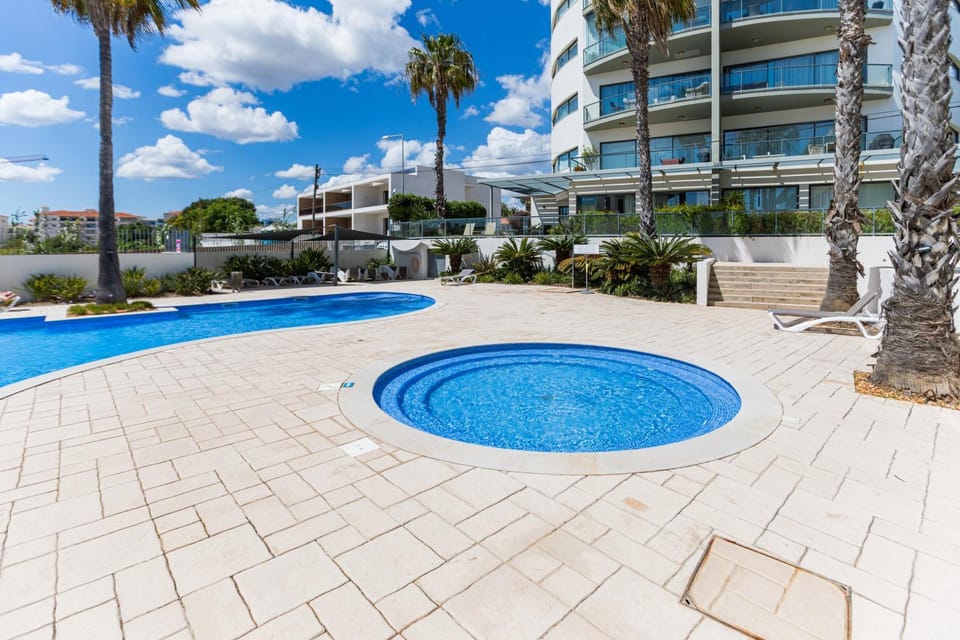 Property building, Day, Swimming pool