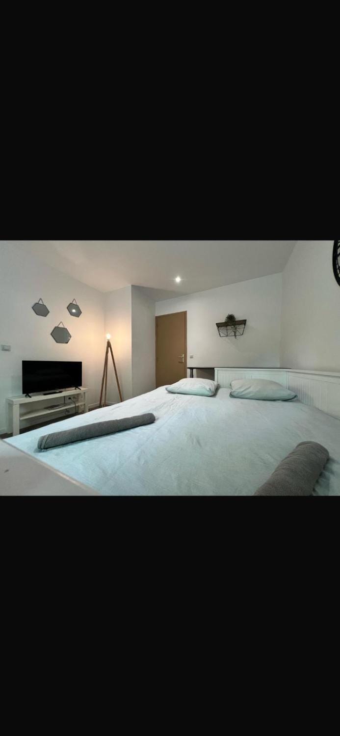 Studio avec terrasse Apartment in Grand Est