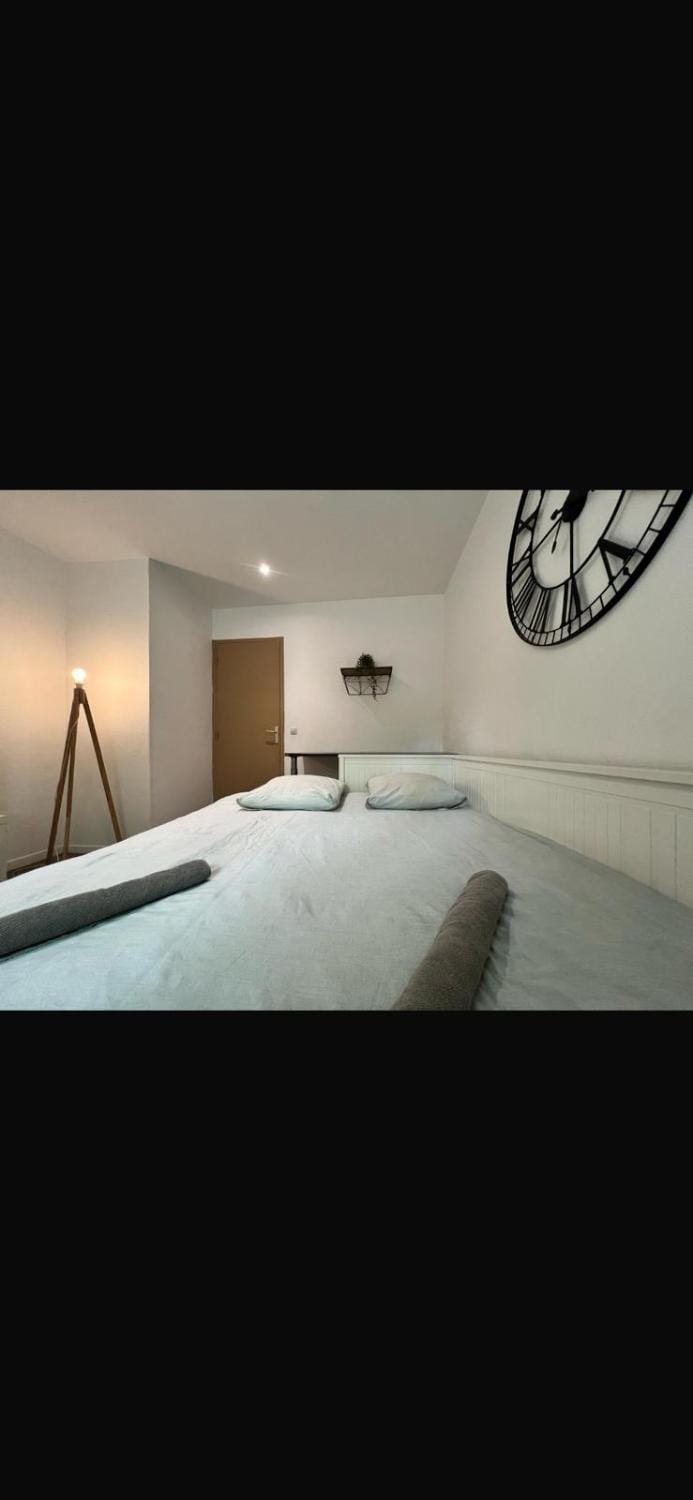 Studio avec terrasse Apartment in Grand Est