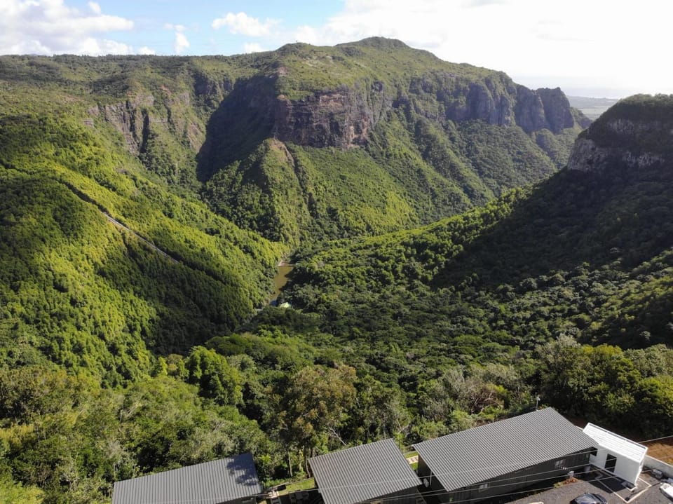 Green Discovery's Birds' Nests Apartment in Rivière Noire District, Mauritius