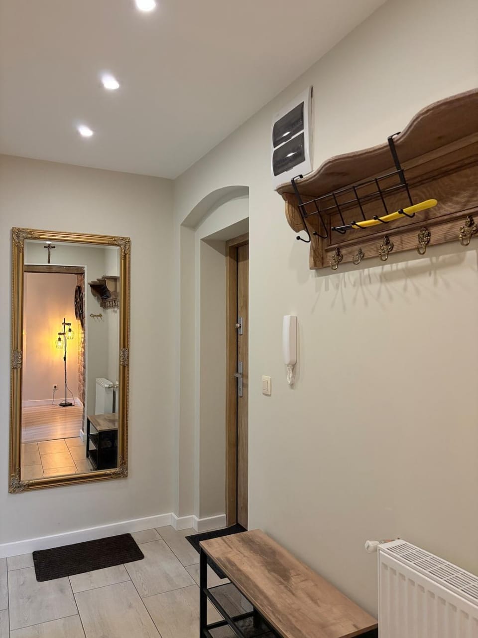 Apartamenty Zloty Pociąg Apartment in Lower Silesian Voivodeship